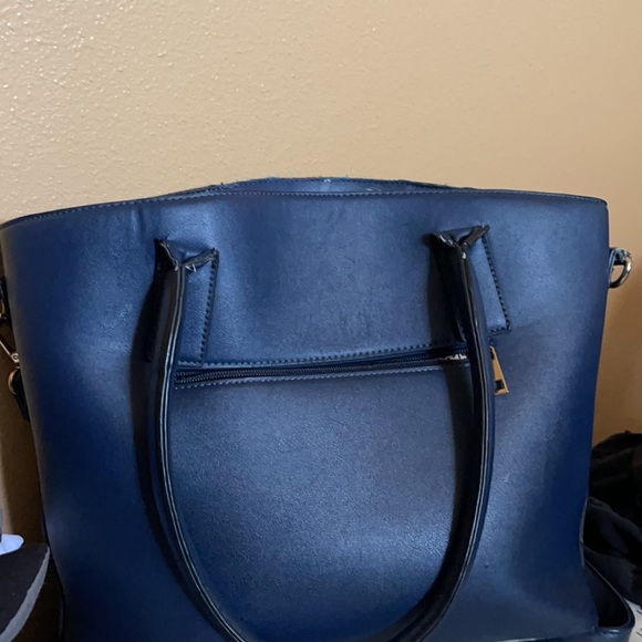 ladies Blue faux leather purse large new condition gorgeous needle point - Picture 3 of 3
